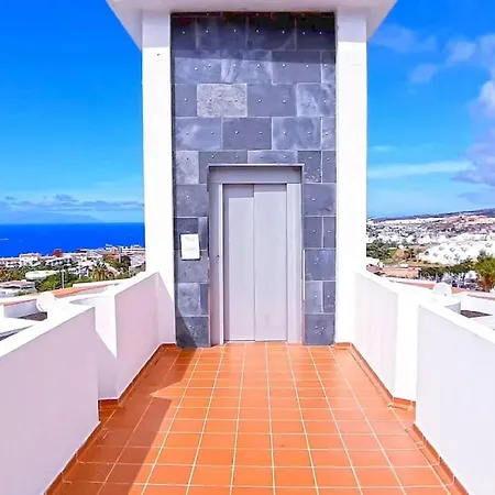 Lovely Studio With Ocean View In Costa Adeje